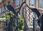 Spider's web gates
