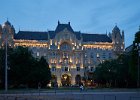 Four Seasons Hotel Gresham Palace at twilight